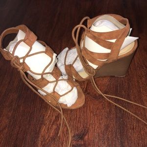 🆕 Forever 21 wedges